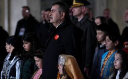 Bakan Tekin’den 23 Nisan’da Anıtkabir Ziyareti: ‘Çocuklarımızın Gözlerindeki Işık Geleceğin Teminatı’