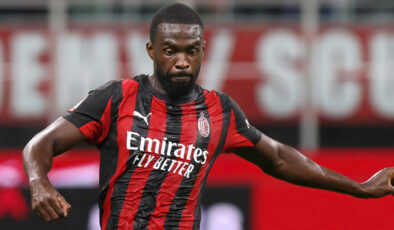Sassuolo, Milan’ı 2-0 Mağlup Etti, Tomori Kırmızı Kart Gördü: Serie A’da Şampiyonluk Yarışı Kızışıyor