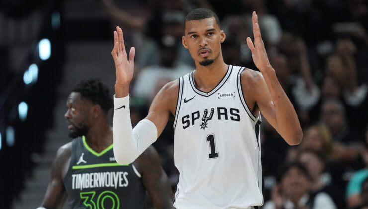 NBA Playoffları’nda Heyecan Dorukta: Spurs, Timberwolves’u Ezdi; Knicks, 76ers’a Karşı Üstünlüğünü Sürdürdü