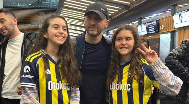 Fenerbahçe’den Ayrılan Domenico Tedesco İstanbul’a Veda Etti: Duygusal Anlar Yaşandı