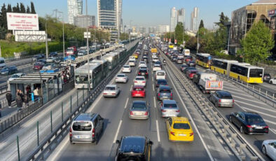 İstanbul’da Trafik Çilesi: Yoğunluk Yüzde 78’e Ulaştı, Köprüler Kilitlendi