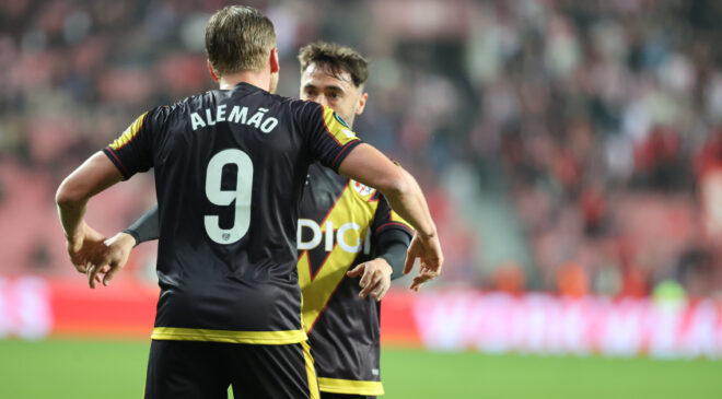 Rayo Vallecano, Strasbourg’u Eleyerek Konferans Ligi’nde Finale Yükseldi: Crystal Palace İle Şampiyonluk Mücadelesi