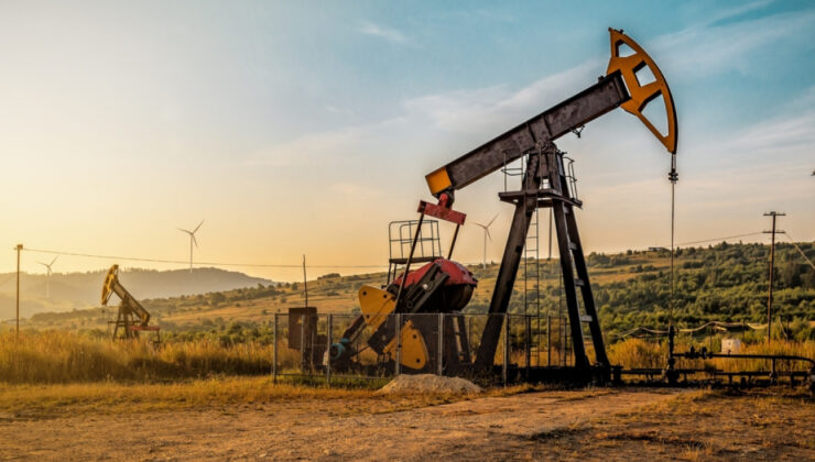 Petrol Fiyatları, ABD-İran Gerilimi ve Hürmüz Boğazı Belirsizliğiyle Yükselişe Geçti