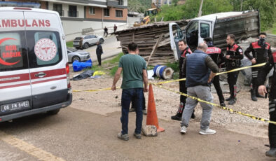 Ankara’da Feci Kaza: Kontrolden Çıkan Kamyonet 2 İşçinin Hayatına Mal Oldu