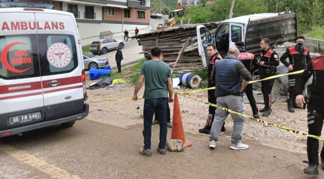 Ankara’da Feci Kaza: Kontrolden Çıkan Kamyonet 2 İşçinin Hayatına Mal Oldu
