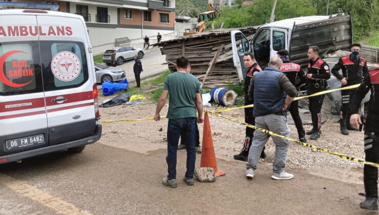 Ankara’da Feci Kaza: Kontrolden Çıkan Kamyonet 2 İşçinin Hayatına Mal Oldu