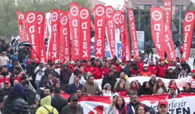 1 Mayıs İstanbul’da Coşkuyla Kutlandı: Kadıköy ve Kartal Meydanları Emekçilerin Buluşma Noktası Oldu