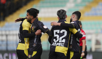 İstanbulspor, Adana Demirspor’u Gol Yağmuruna Tuttu: 8-1’lik Galibiyetle Sezonu Tamamladı
