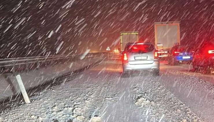 Son Dakika: Kar Yağışı Ulaşımı Vurdu! Uşak, Afyon ve Ankara Yollarında Kısıtlamalar
