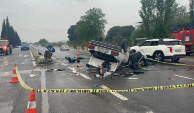 Aydın-Denizli Karayolu’nda Feci Kaza: Otomobil Sinyalizasyon Direğine Çarptı, 5 Yaralı