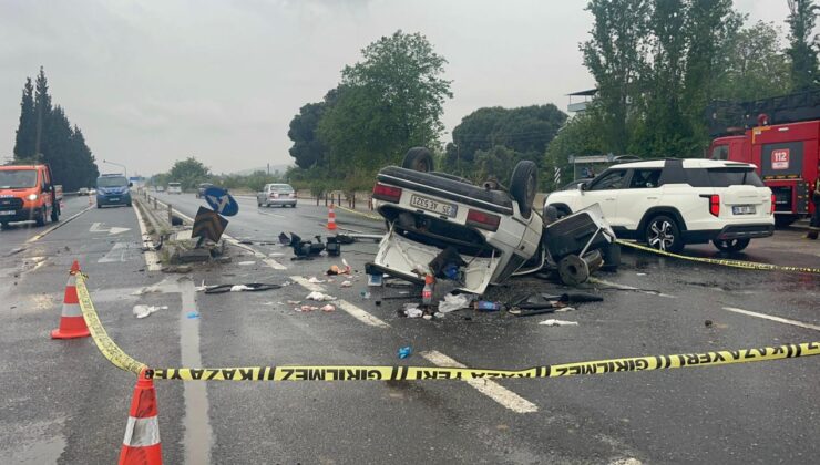 Aydın-Denizli Karayolu’nda Feci Kaza: Otomobil Sinyalizasyon Direğine Çarptı, 5 Yaralı