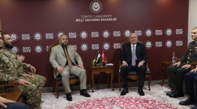 Bakan Güler, SAHA 2026 Fuarı’nda Suriye Savunma Bakanı Kasra ile Görüştü: Diplomatik Temaslar Yeniden Mi Başlıyor?