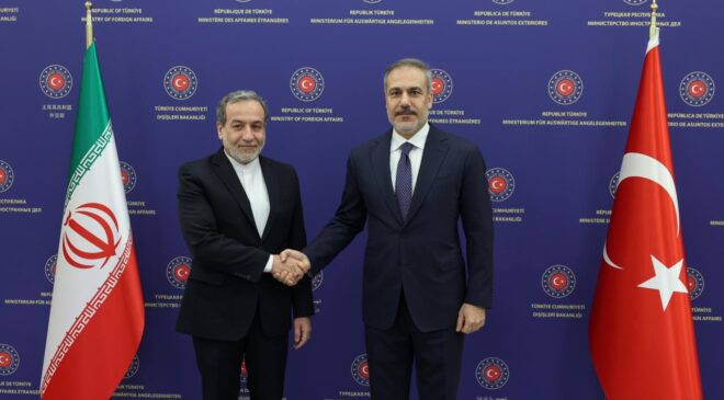Son Dakika: Dışişleri Bakanı Fidan’dan İranlı Mekidaşı Arakçi ile Kritik Görüşme: ABD ile Müzakereler Masada