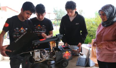 Reyhanlı’dan Geri Dönüşüm Harikası: 12. Sınıf Öğrencilerinden İnsansız Kara Aracı ‘ŞAHUBERR.MG1’