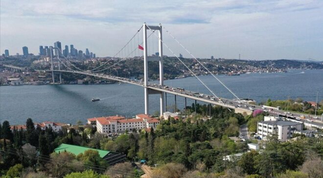 İstanbul Boğazı’nda Yelken Yarışları Nedeniyle Gemi Trafiği Durduruldu: 10 Saatlik Kapanma
