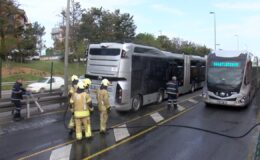 15 Temmuz Şehitler Köprüsü’nde Metrobüs Yangını: Yolcular Tahliye Edildi, Seferler Normale Döndü