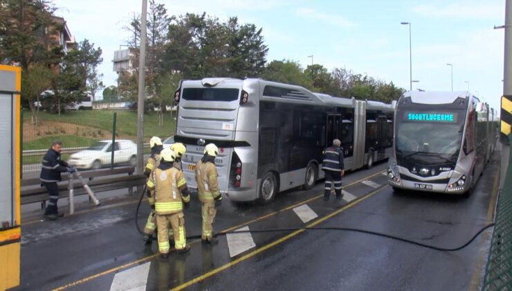 15 Temmuz Şehitler Köprüsü’nde Metrobüs Yangını: Yolcular Tahliye Edildi, Seferler Normale Döndü