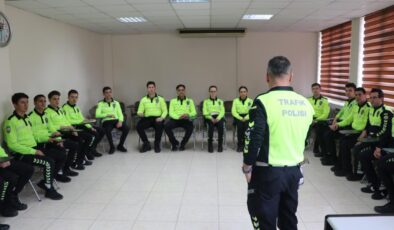 Eskişehir’de Trafik Polisleri 24 Farklı Eğitimle Göreve Hazırlanıyor: Güvenli Sürüş Tekniklerinden Kaza İncelemesine