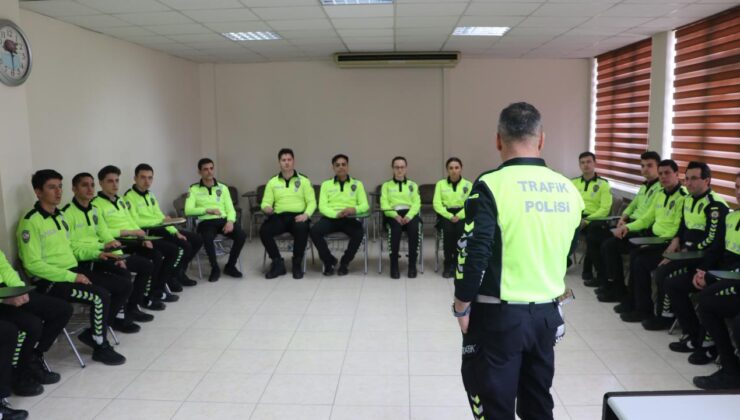 Eskişehir’de Trafik Polisleri 24 Farklı Eğitimle Göreve Hazırlanıyor: Güvenli Sürüş Tekniklerinden Kaza İncelemesine